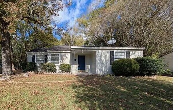 property at 2041 Tullis Dr