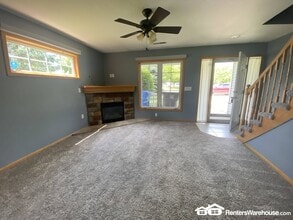 2100 Meadow Chase Ln in Des Moines, IA - Building Photo - Building Photo