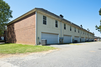 Mountain Chase in Cartersville, GA - Building Photo - Building Photo