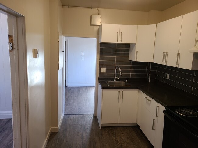 1574-1574 Logan Ave in Winnipeg, MB - Building Photo - Building Photo