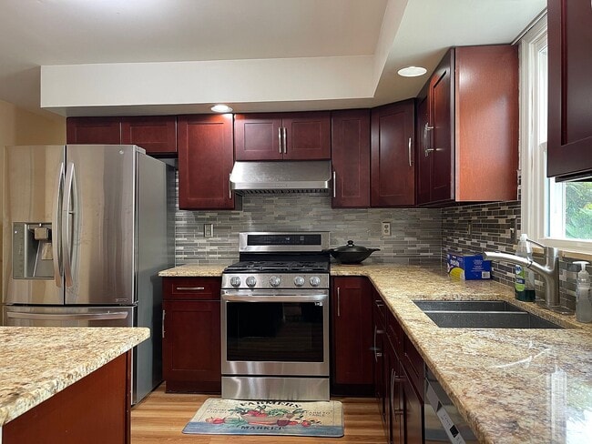 property at 3 Fox Chase Ln