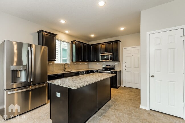 10327 Dunlap in San Antonio, TX - Foto de edificio - Building Photo