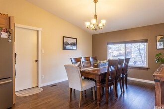 3261 Corey Dr in Reno, NV - Foto de edificio - Building Photo