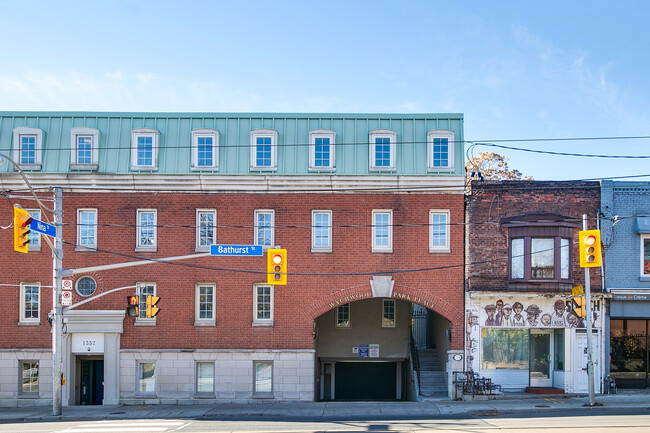 1356 Bathurst St in Toronto, ON - Building Photo - Building Photo