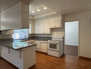 1621 Wagner Heights Rd in Stockton, CA - Building Photo - Building Photo