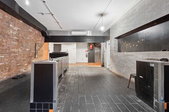 121 W Third St in New York, NY - Building Photo - Interior Photo