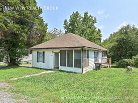 610 N Pear St in Gastonia, NC - Building Photo