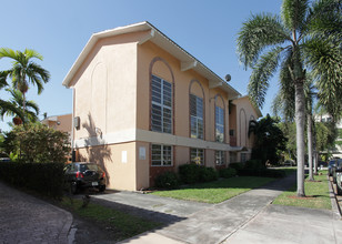 Gables North in Miami, FL - Building Photo - Building Photo