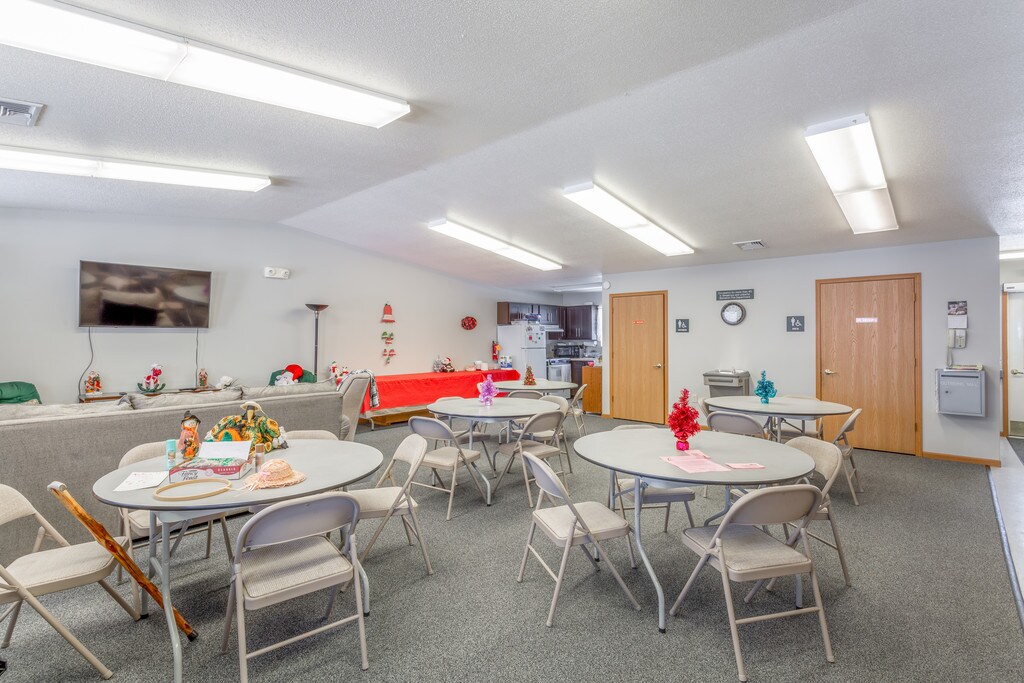 Brandon Heights Village Apartments in Bismarck, ND