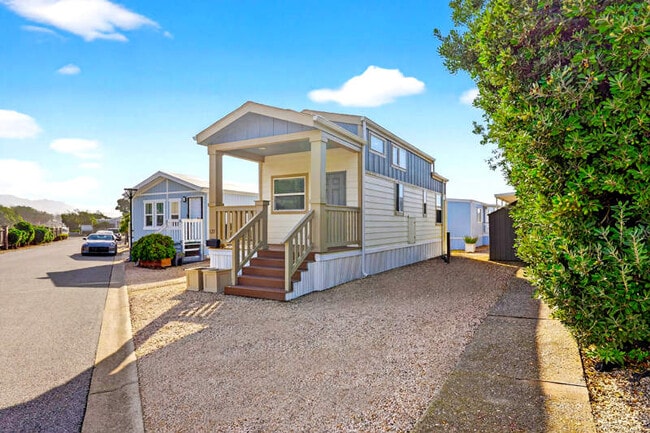 121 1st Ave in Pacifica, CA - Building Photo - Building Photo