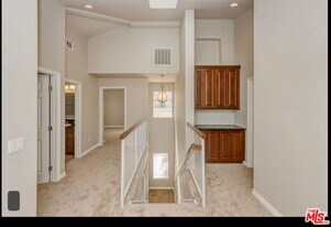 415 W Regent St in Inglewood, CA - Building Photo