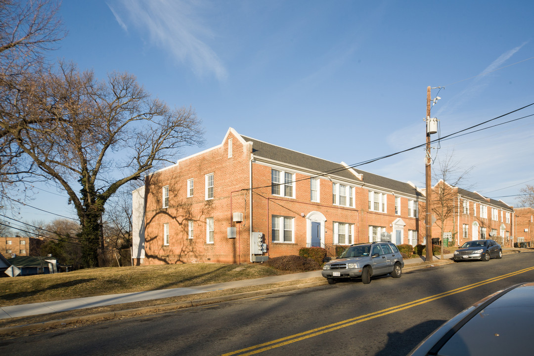 3500-3504 Ely Pl SE in Washington, DC - Foto de edificio