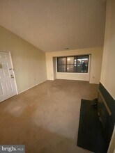 72 Joyner Ct in Lawrence Township, NJ - Building Photo - Building Photo