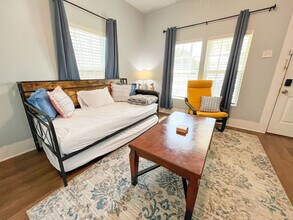 11001 D St in Corpus Christi, TX - Foto de edificio - Building Photo