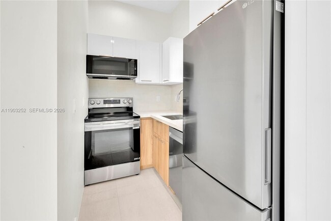 530 SW 11th Ave in Miami, FL - Building Photo - Building Photo