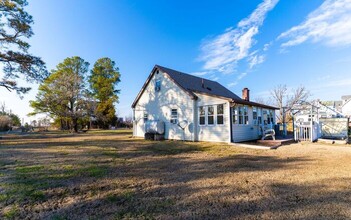 16392 Ball Point Rd in Piney Point, MD - Building Photo - Building Photo