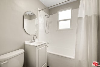 6768 Lexington Ave in Los Angeles, CA - Building Photo - Building Photo