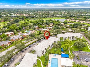 1719 Whitehall Dr in Davie, FL - Building Photo - Building Photo