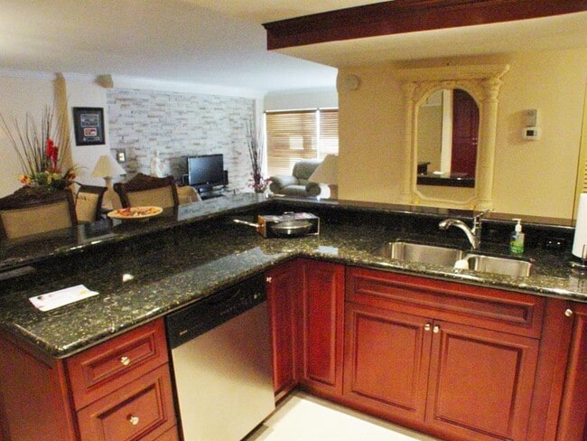 405 N Ocean Blvd, Unit 766 in Pompano Beach, FL - Building Photo - Building Photo