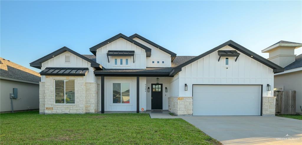 38 N Queen Palm in Los Fresnos, TX - Building Photo
