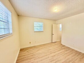 6486 Kembro Rd in Milton, FL - Building Photo - Building Photo