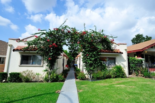 3329 Merced St in Los Angeles, CA - Foto de edificio - Building Photo