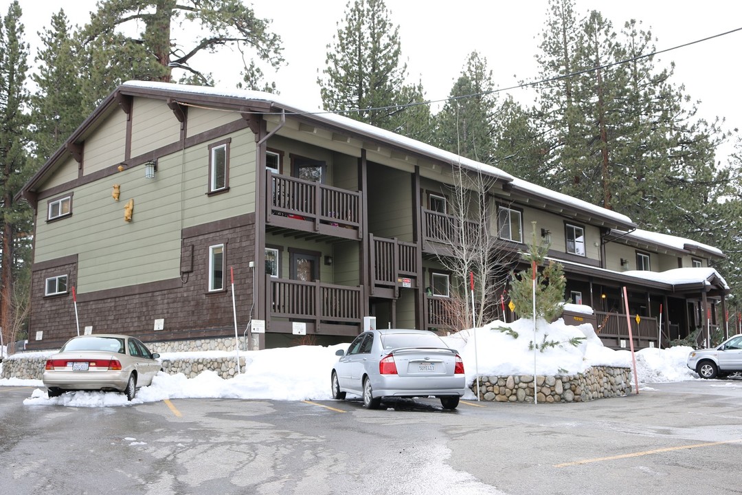 Main Street Chateaus in Mammoth Lakes, CA - Foto de edificio