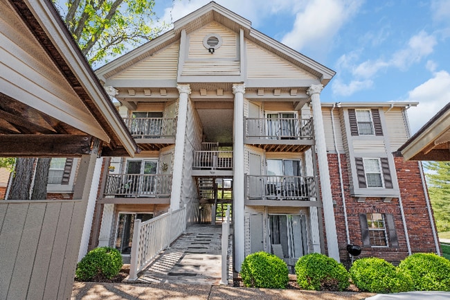 700 Ridgeside Dr