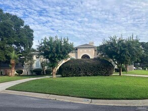 3005 Lake Pointe Cir in Pensacola, FL - Foto de edificio - Building Photo