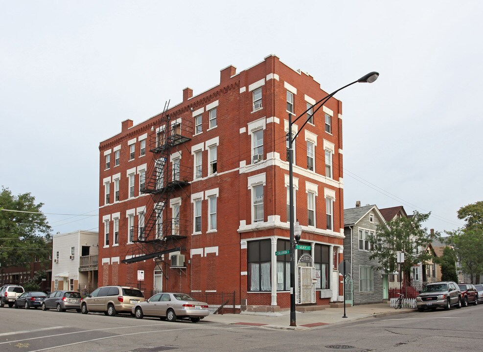 La Fama in Chicago, IL - Building Photo