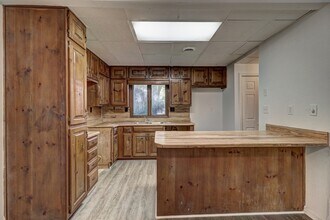 1562 Circlestone Dr in Stone Mountain, GA - Building Photo - Building Photo