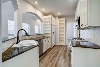 2908 N Becca Ln in Houston, TX - Foto de edificio - Building Photo
