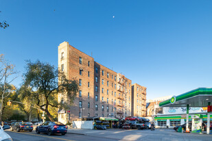 1825 Riverside Dr in New York, NY - Building Photo - Building Photo