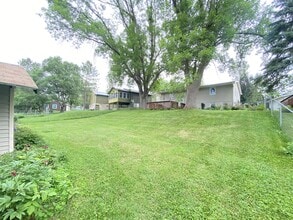 4120 5th Pl NW in Rochester, MN - Building Photo - Building Photo