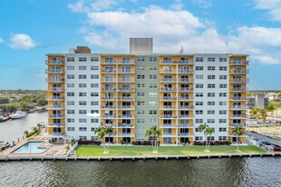 2900 NE 30th St in Fort Lauderdale, FL - Building Photo