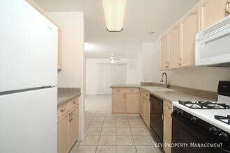 9640 Gunbelt Dr in Las Vegas, NV - Building Photo - Building Photo