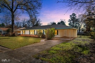 1009 Dale Dr in Benton, LA - Building Photo