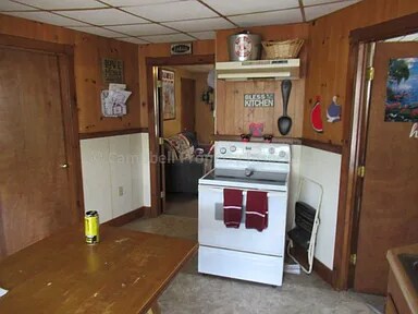 5 Falmouth St in Rumford, ME - Foto de edificio - Building Photo