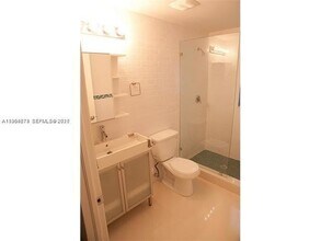 6891 Bay Dr, Unit 102 in Miami Beach, FL - Building Photo - Building Photo