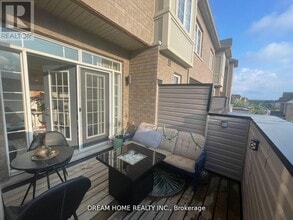 7 Heswall Ln in Newmarket, ON - Building Photo - Building Photo