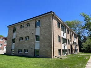 6413 Pleasant Ave So in Richfield, MN - Foto de edificio - Building Photo