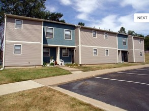 Overbrook Hills in Merriam, KS - Foto de edificio - Building Photo