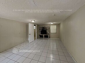 5735 Hayes St in Hollywood, FL - Building Photo - Building Photo