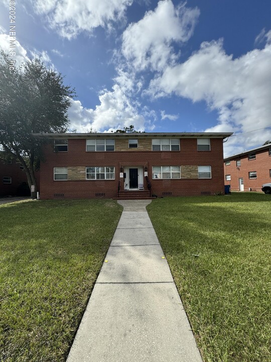 1038 Arco Dr in Jacksonville, FL - Building Photo