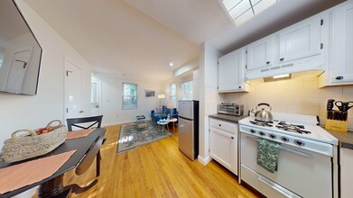3 Jay St, Unit D in Cambridge, MA - Foto de edificio - Building Photo
