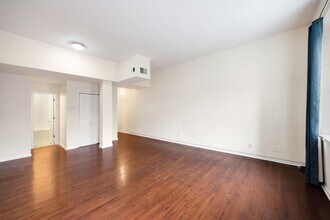 341 Monmouth St in Jersey City, NJ - Building Photo - Building Photo