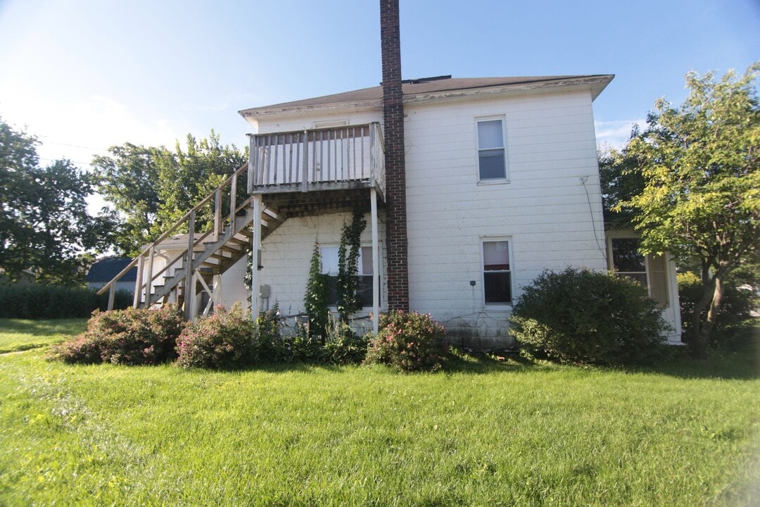 1802 13th St in Viola, IL - Foto de edificio