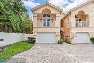 1318 Bayview Dr in Fort Lauderdale, FL - Building Photo - Building Photo