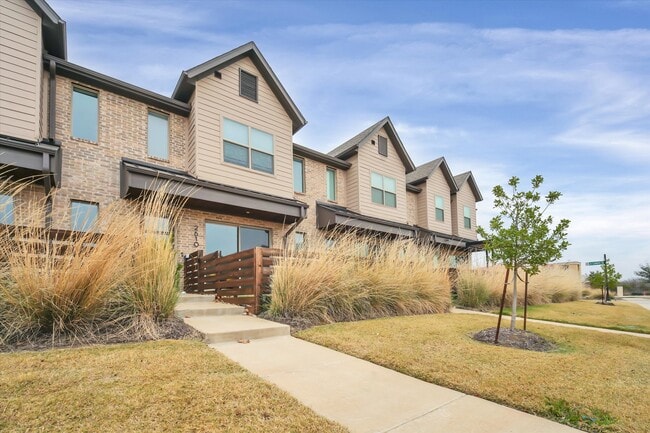 2610 La Cala Dr in Grand Prairie, TX - Foto de edificio - Building Photo