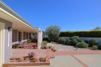 22503 Charlestown Dr in Calabasas, CA - Building Photo - Building Photo